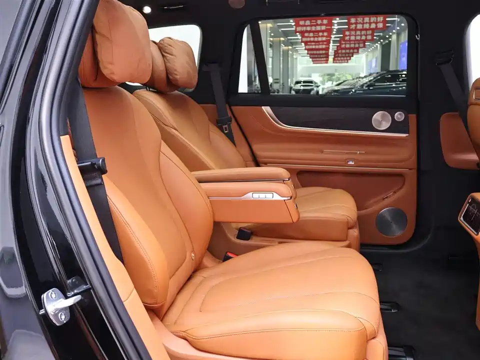 AITO Ask the world M9