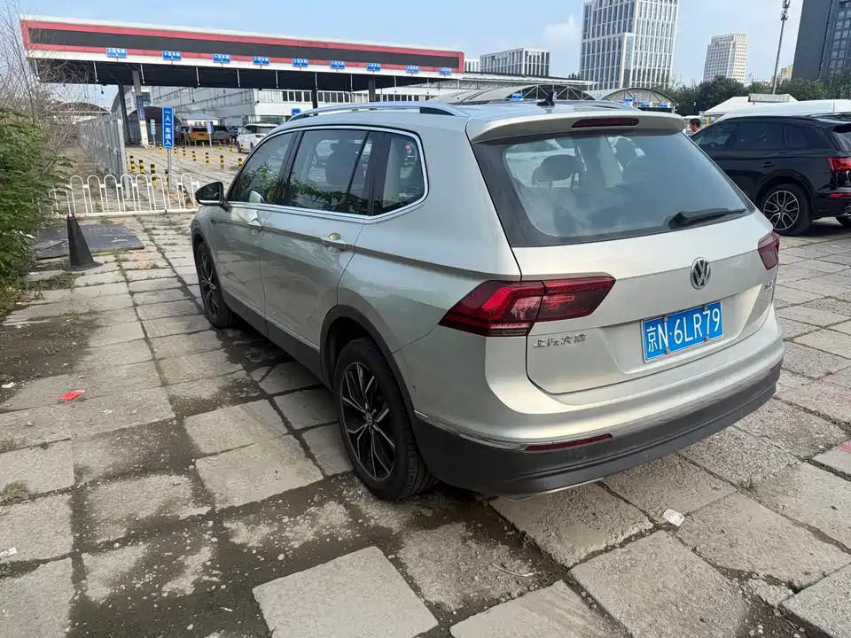 Volkswagen Tiguan L