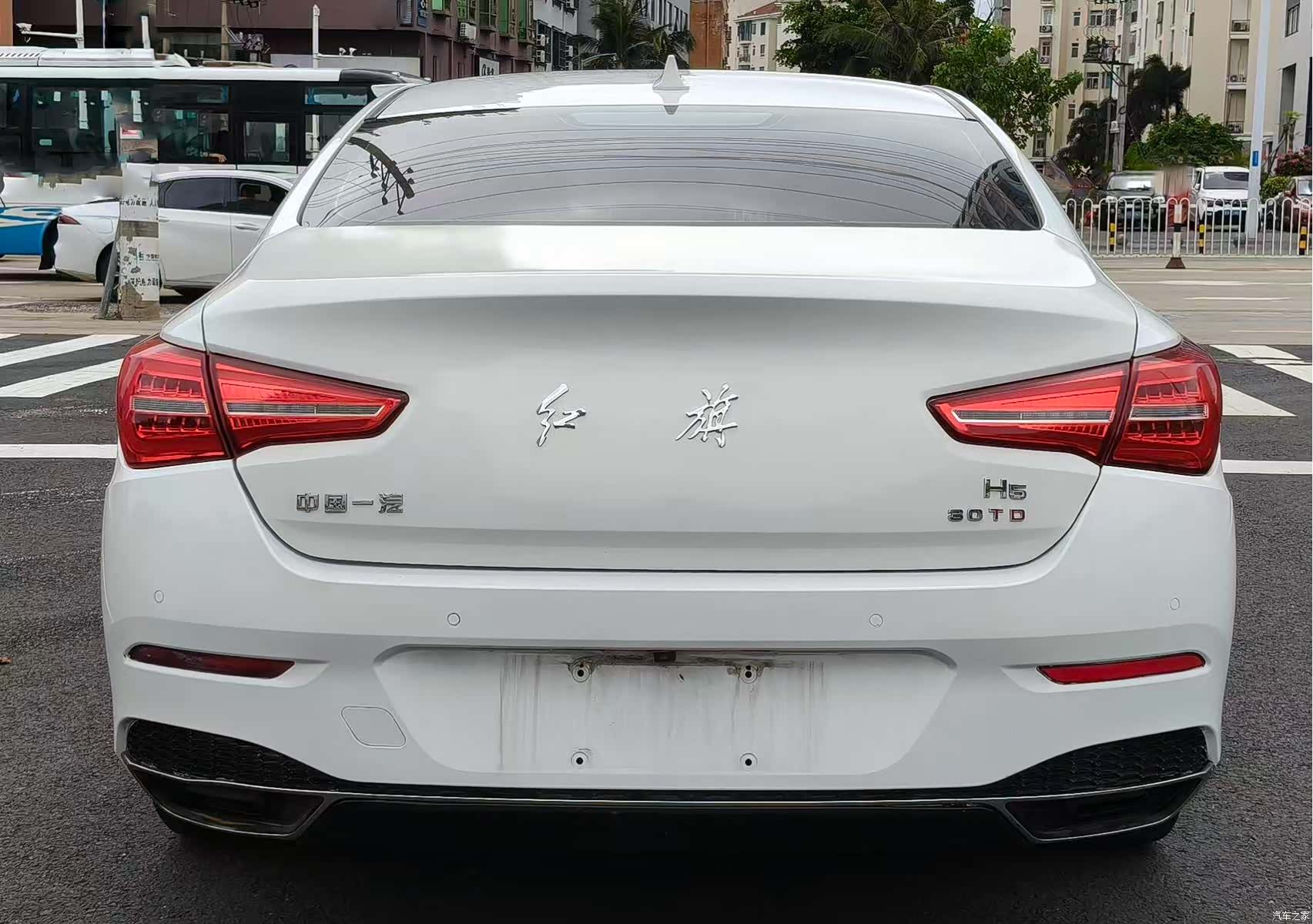 Hongqi H5, 2019 8