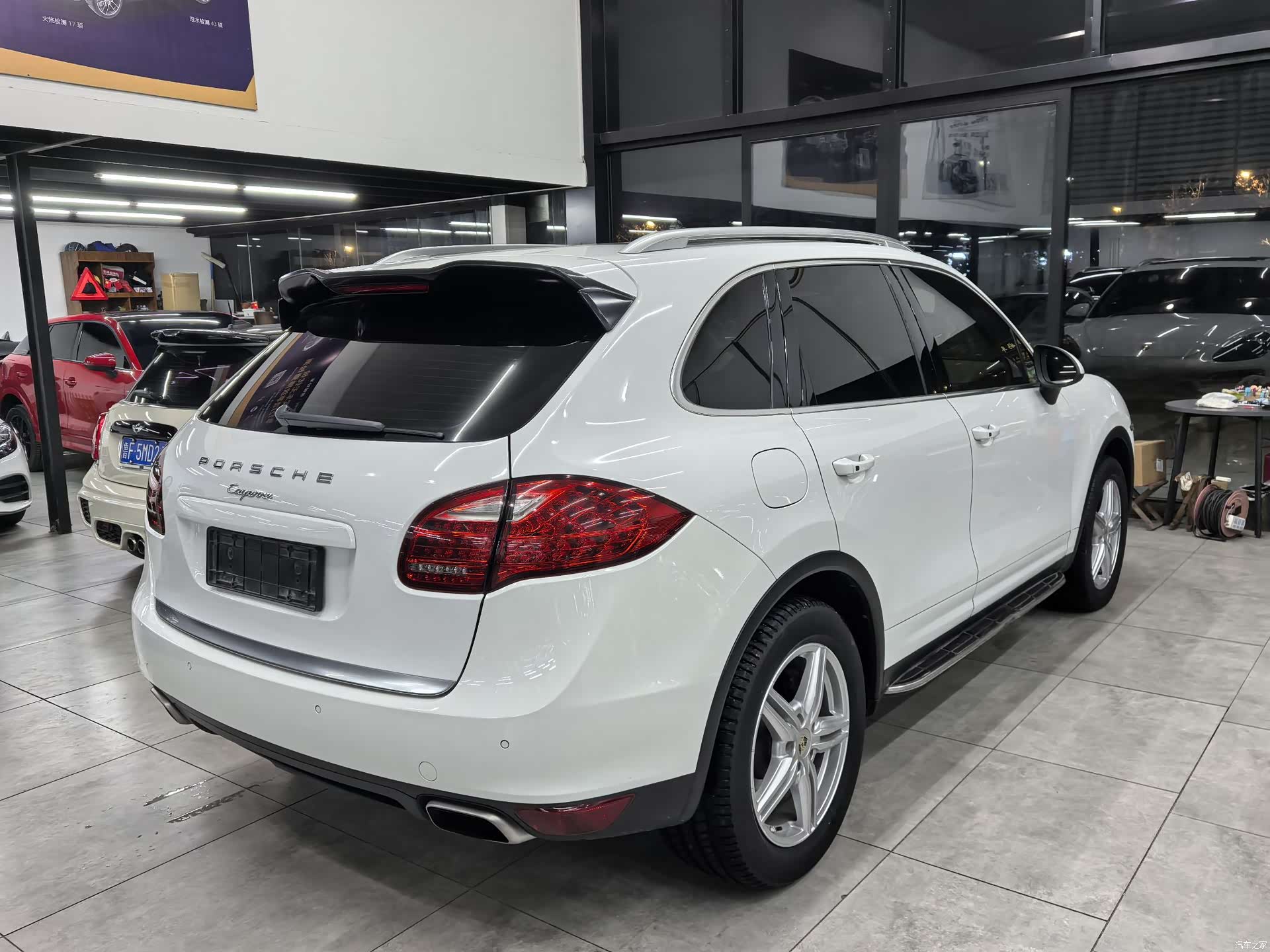 Porsche Cayenne, 2012 6