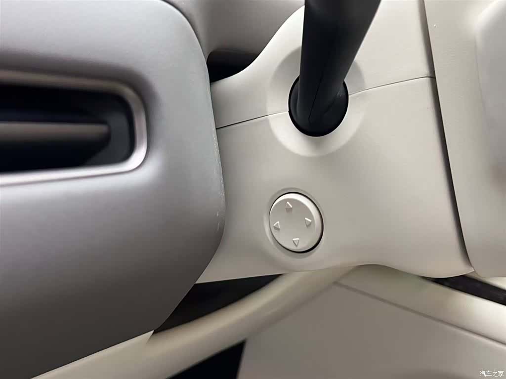 Li Auto i8, 2025 7