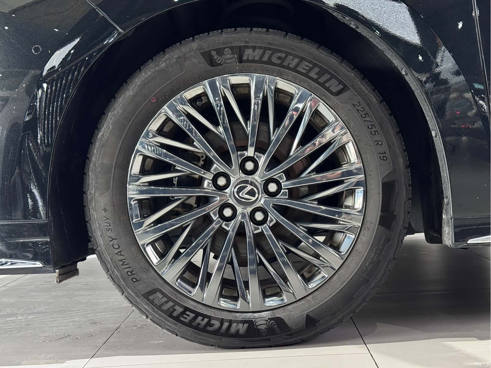 Lexus LM, 2024 7