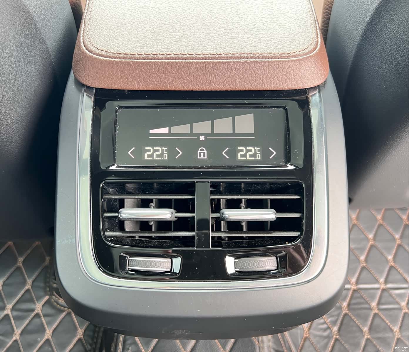 Volvo XC90, 2020 17