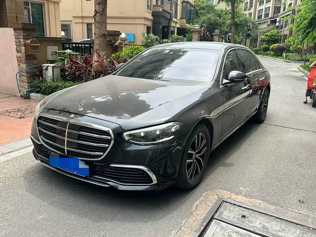 Mercedes-Benz S-Class