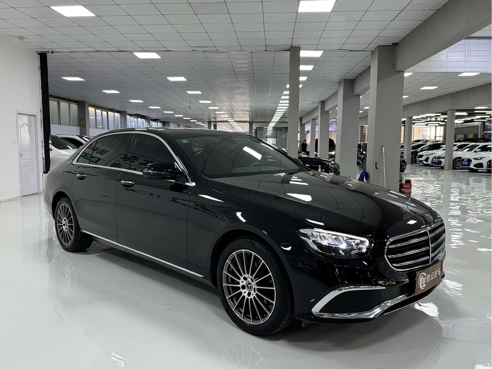 Mercedes-Benz E-Class, 2023 3