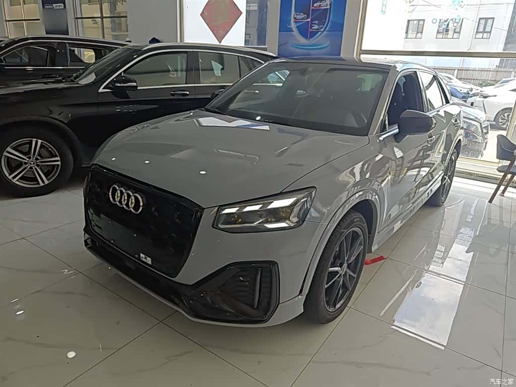 Audi Q2L, 2023 1