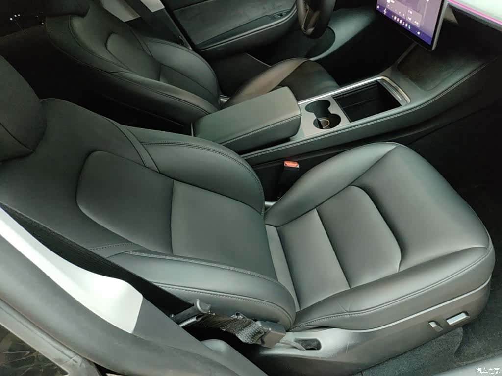 Tesla Model Y, 2023 25