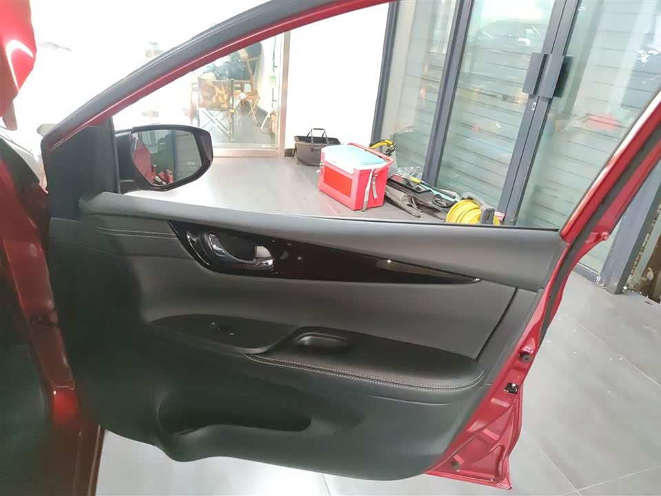 Nissan TIIDA Nissan TIIDA
