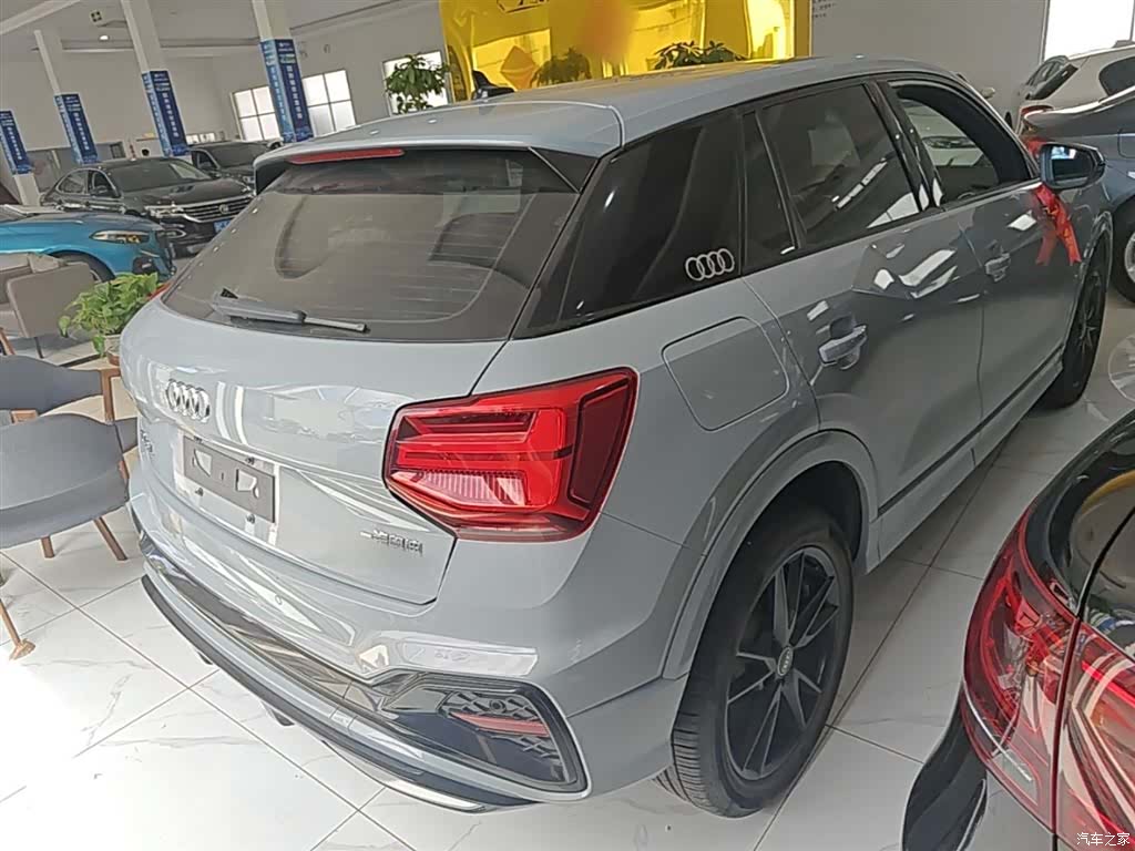 Audi Q2L, 2023 7