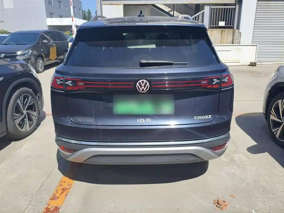 Volkswagen ID.6 CROZZ