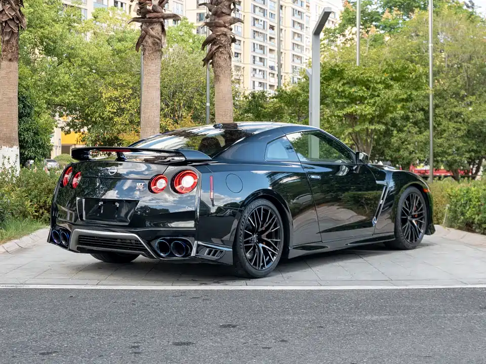 Nissan GT-R