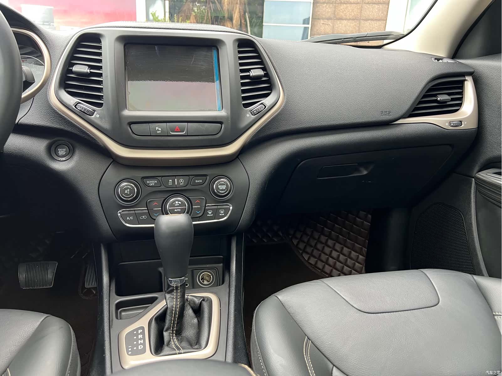 Jeep Cherokee, 2019 16