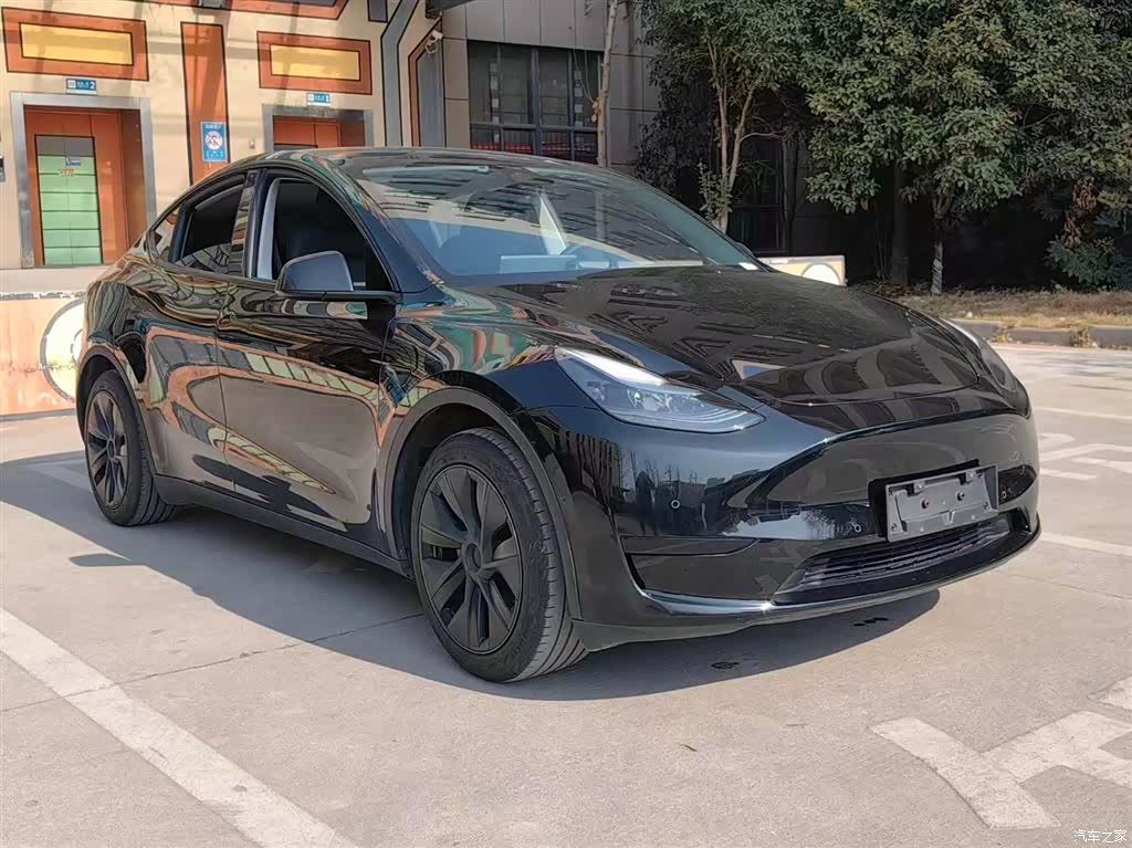 Tesla Model Y, 2024 3