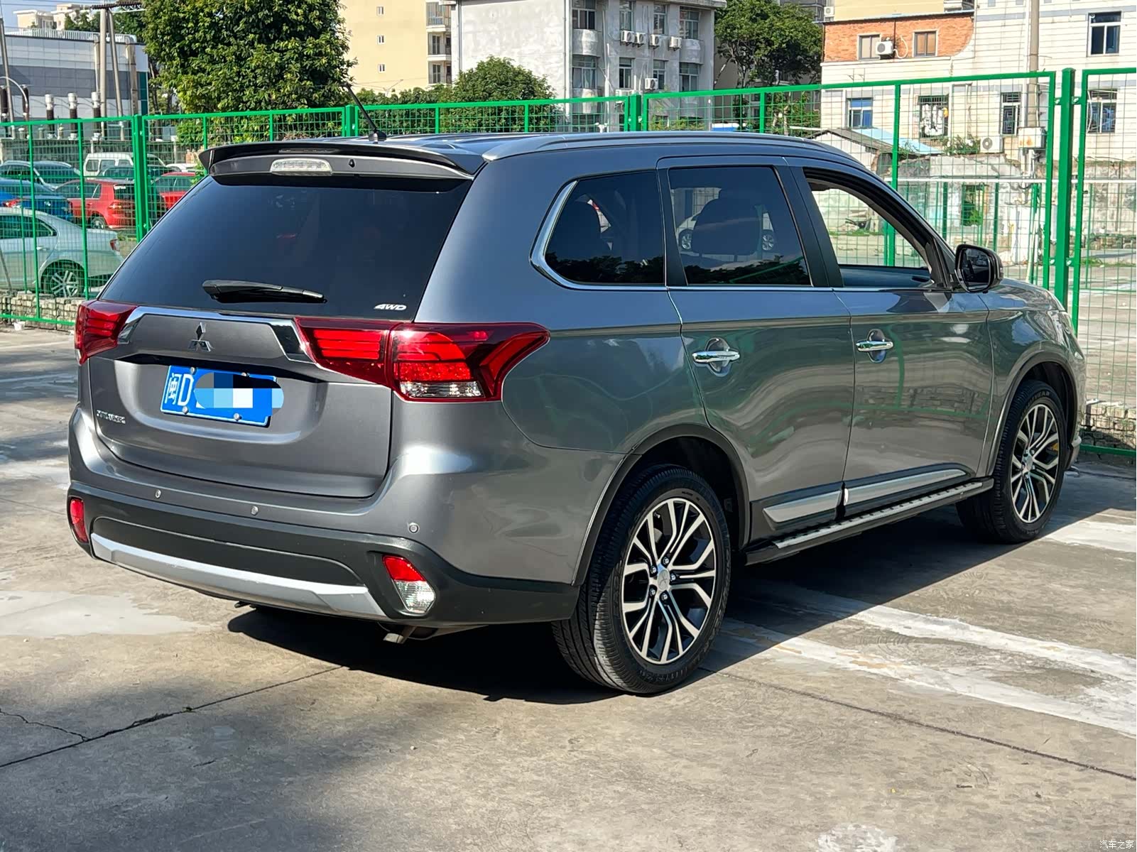 Mitsubishi Outlander, 2015 4