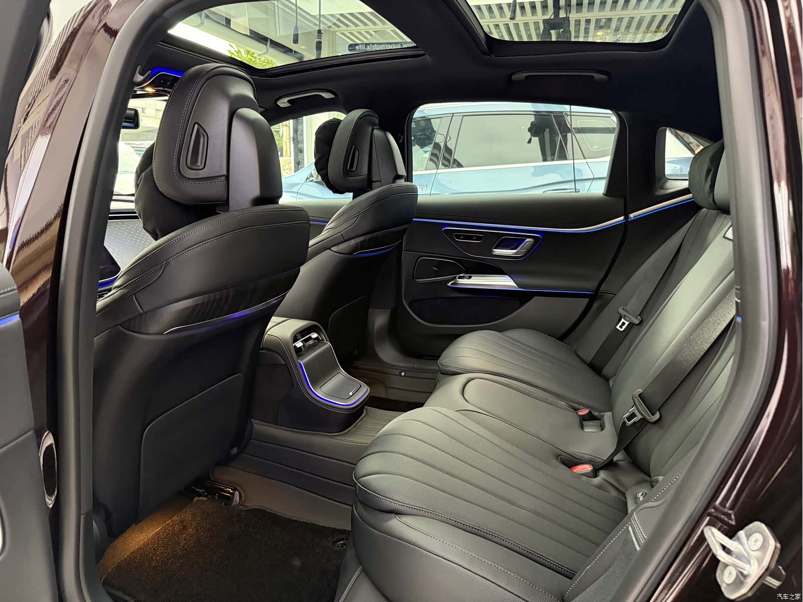 Mercedes-Benz E-Class, 2024 13