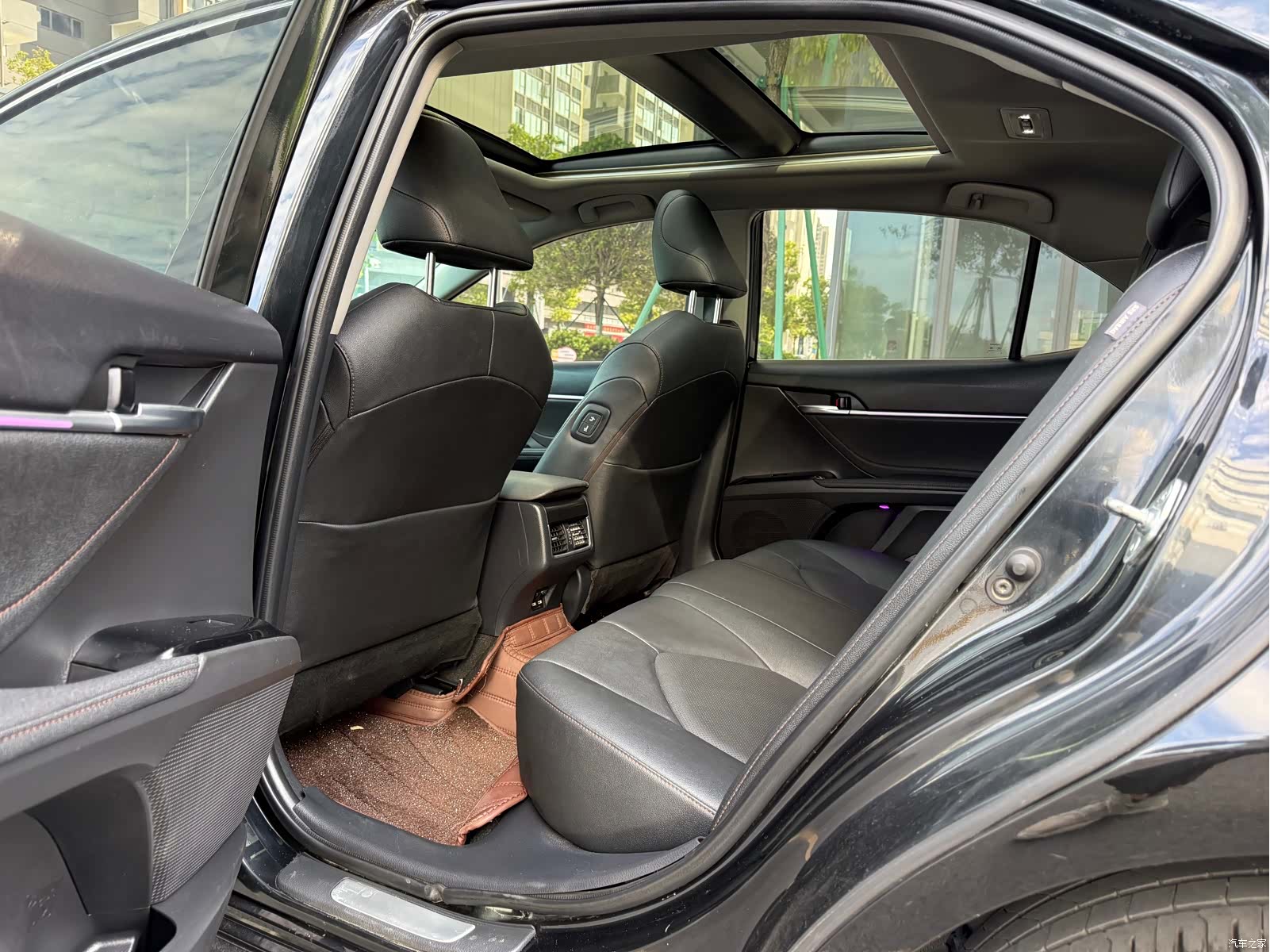 Toyota Camry, 2021 10