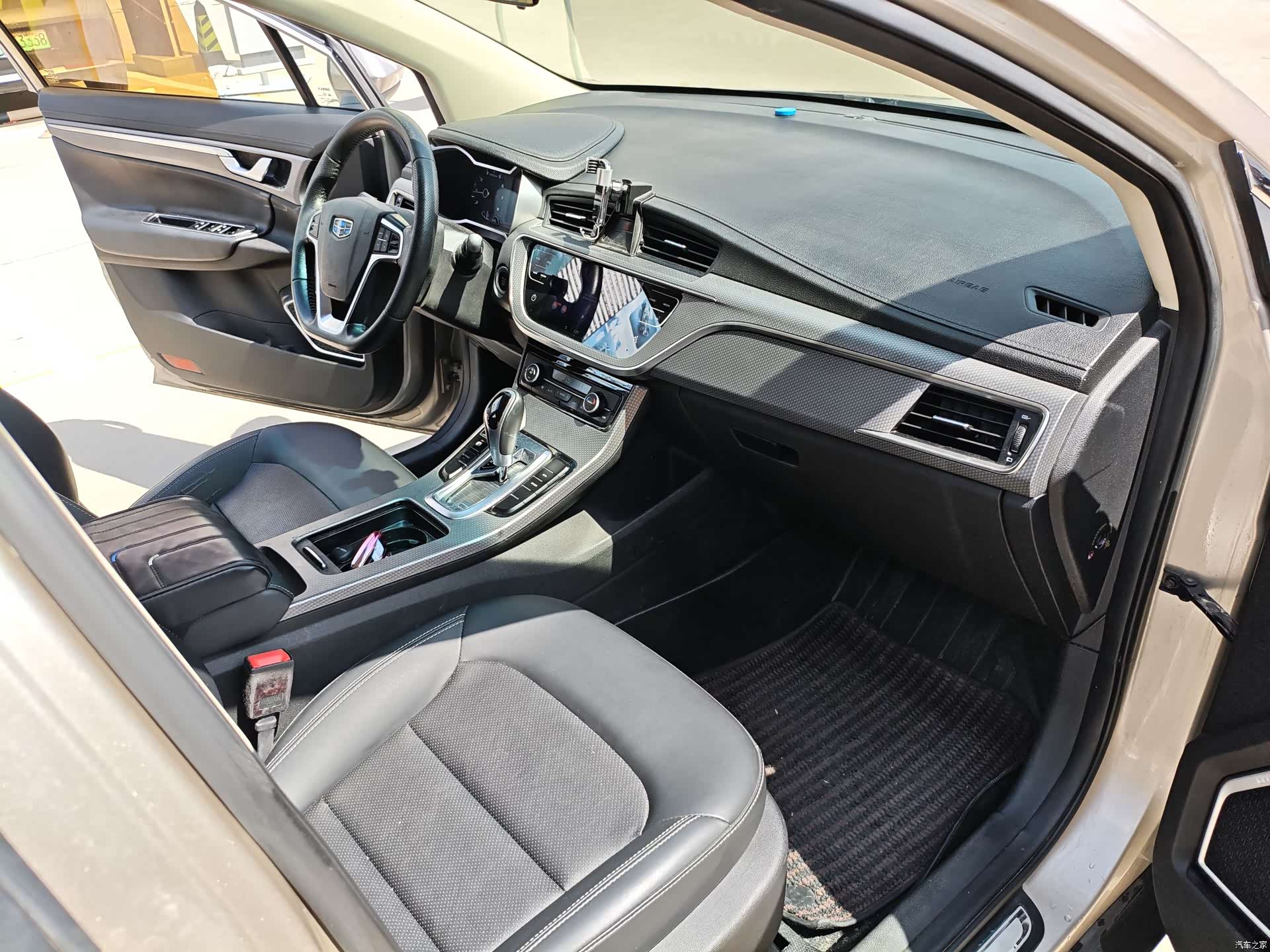 Geely Emgrand, 2017 11
