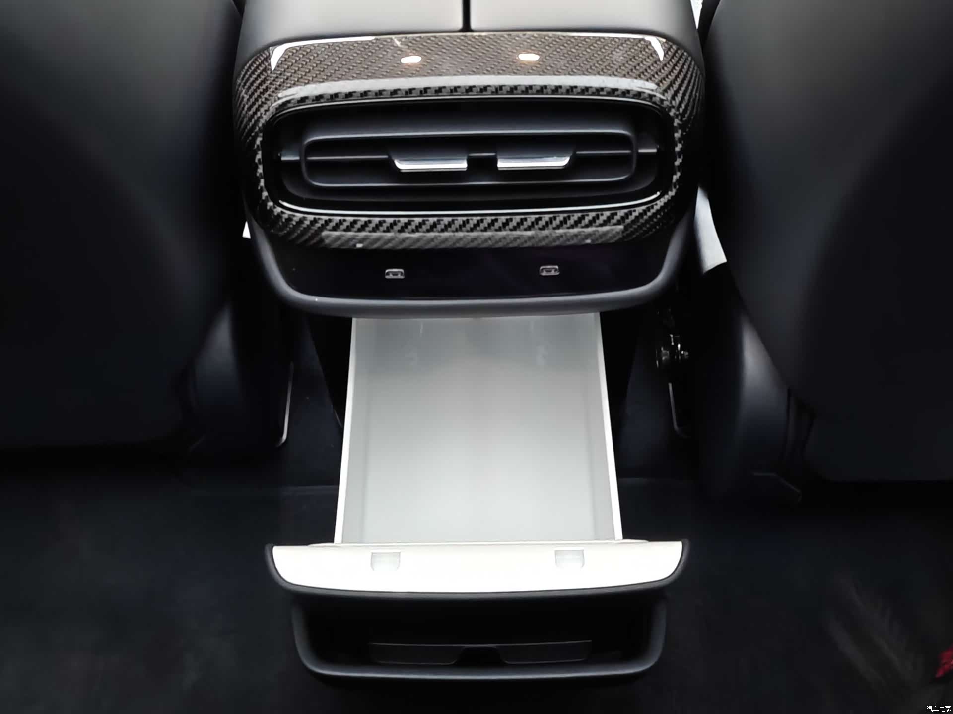 Xiaomi SU7, 2025 10