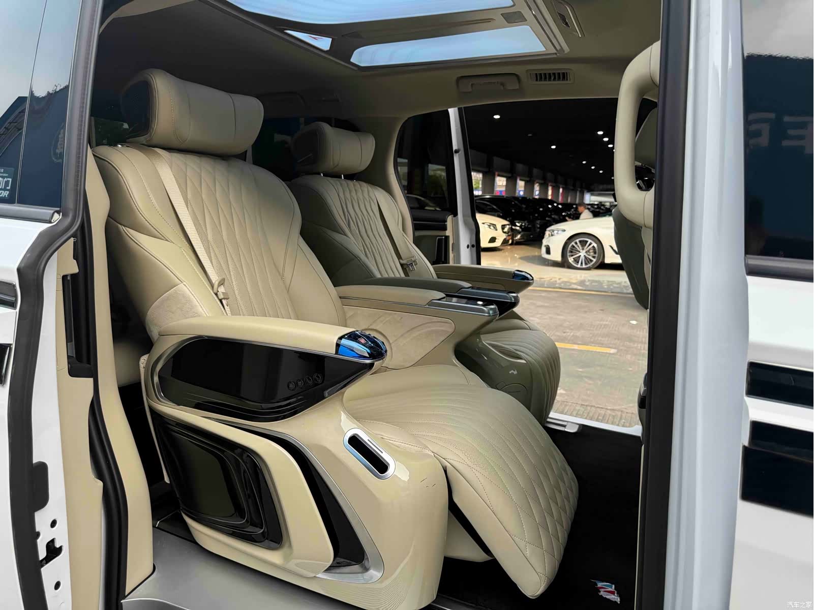 Buick GL8, 2022 11
