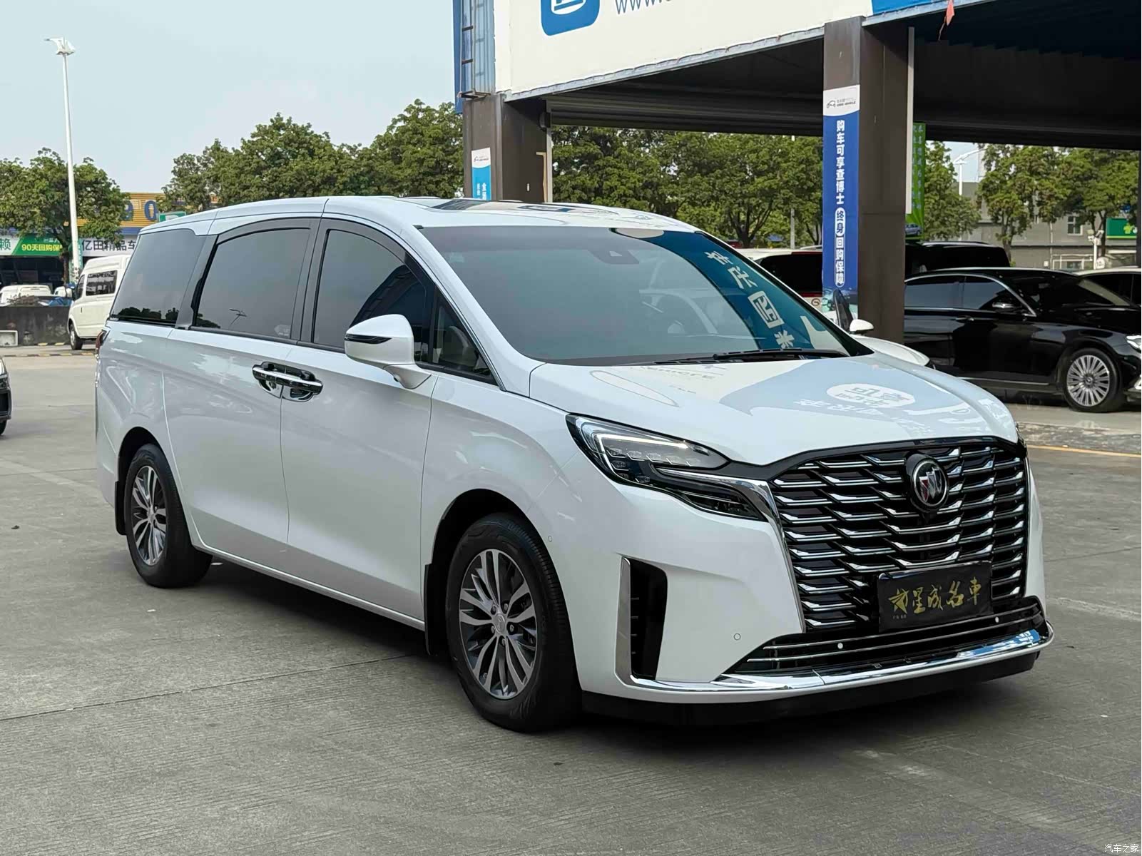 Buick GL8, 2022 3