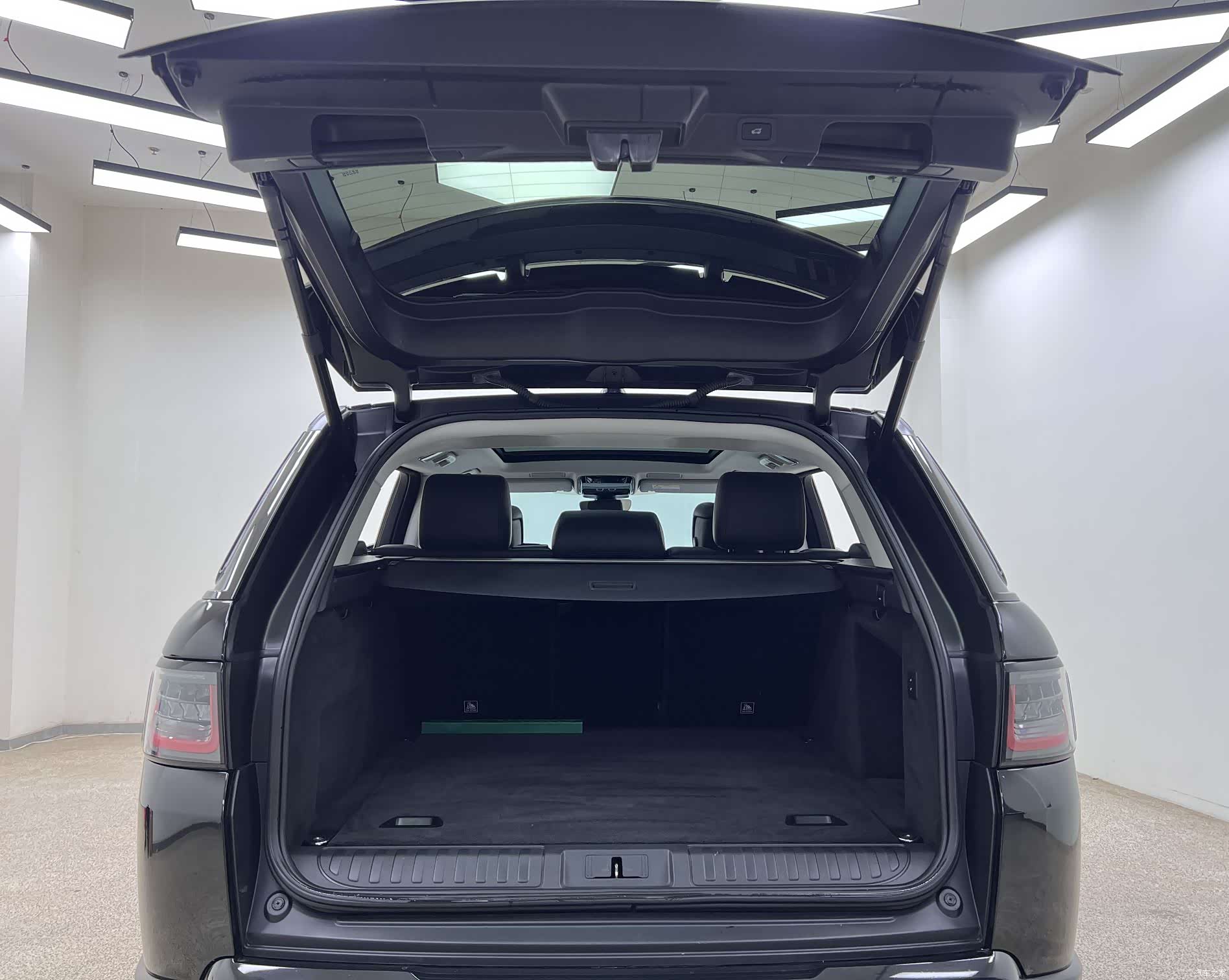 Land Rover Range Rover, 2020 32