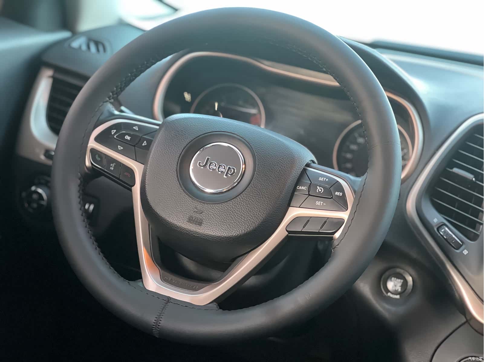 Jeep Cherokee, 2016 13