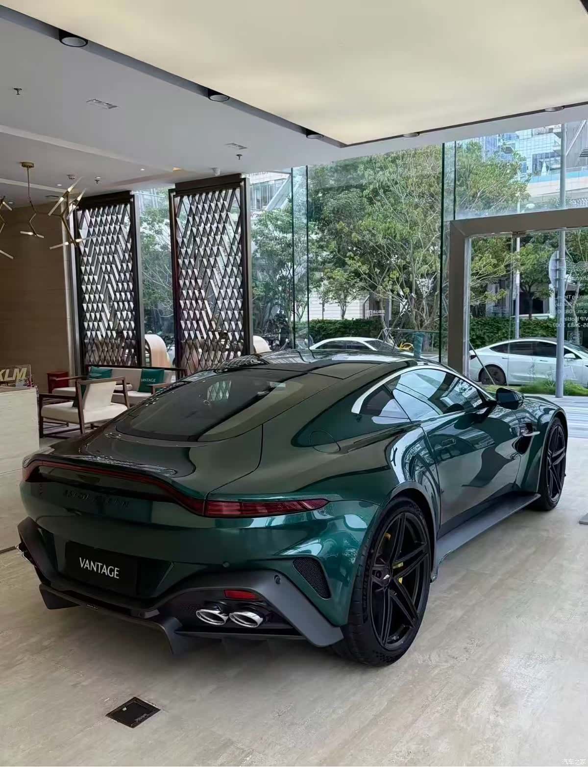 Aston Martin Vantage, 2025 3