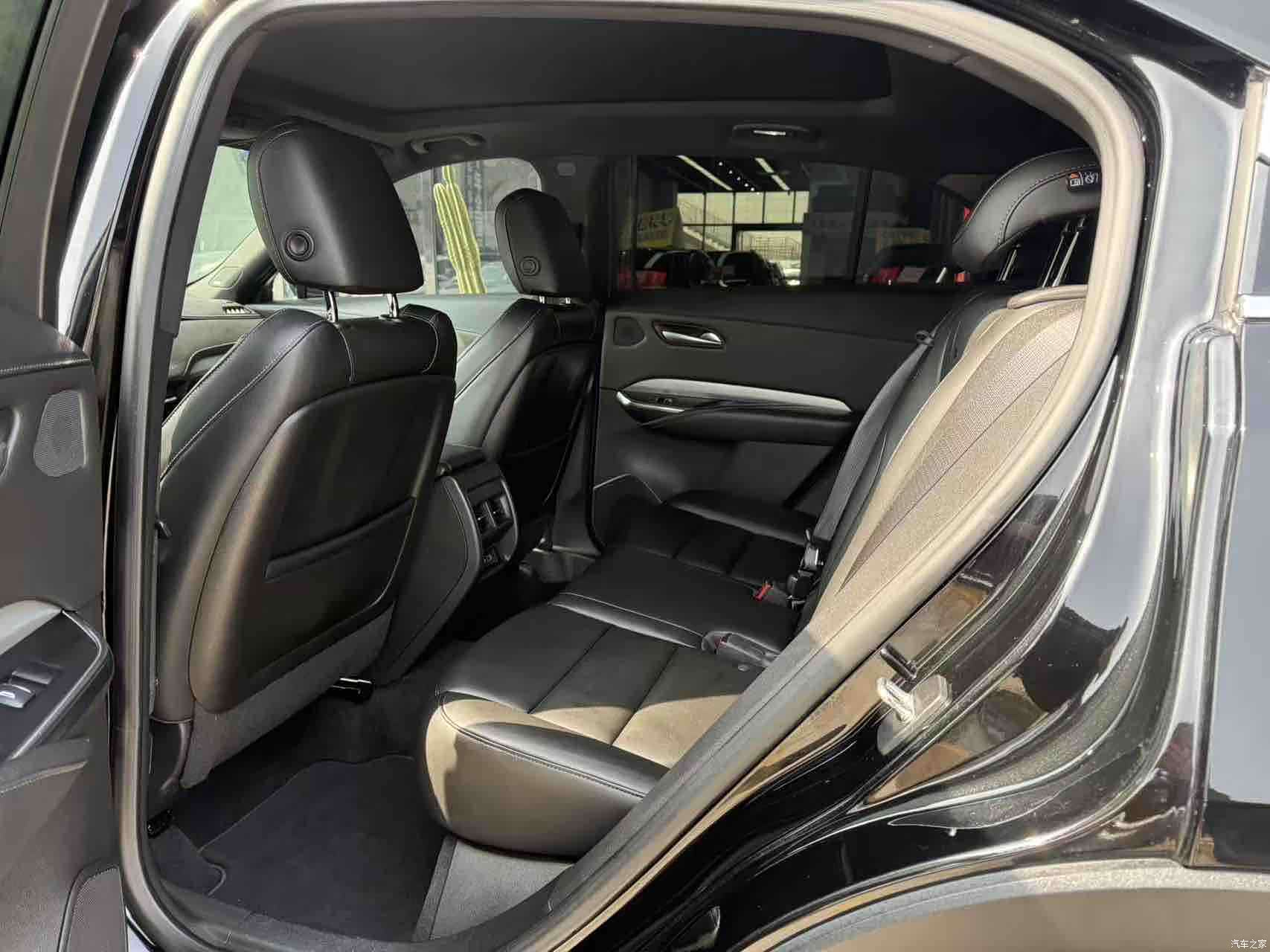Cadillac XT4, 2021 все фото