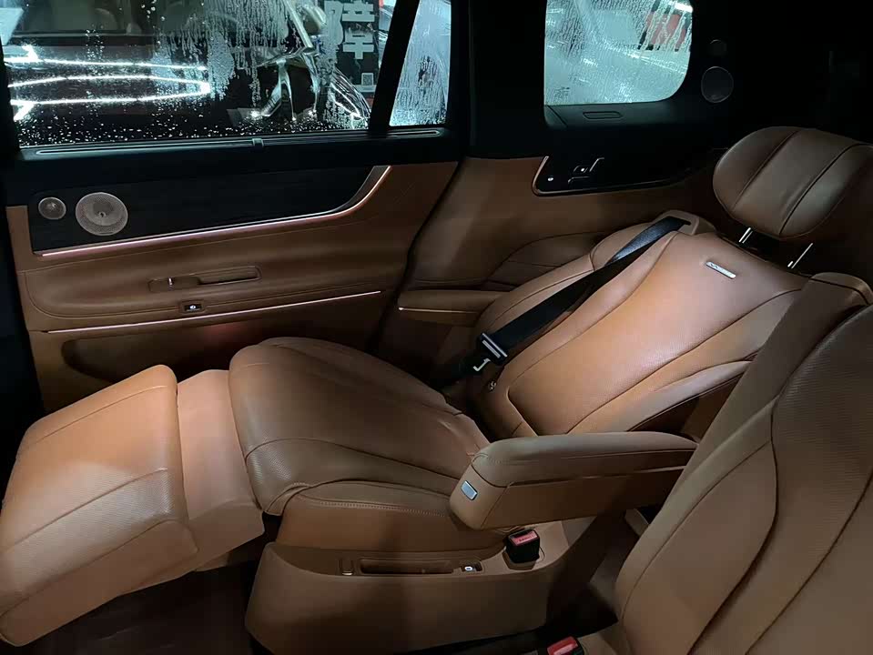 AITO Ask the world M9