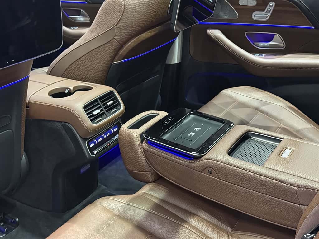 Mercedes-Benz GLS, 2024 7
