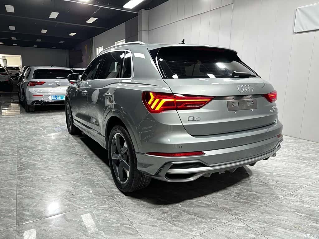 Audi Q3, 2023 4