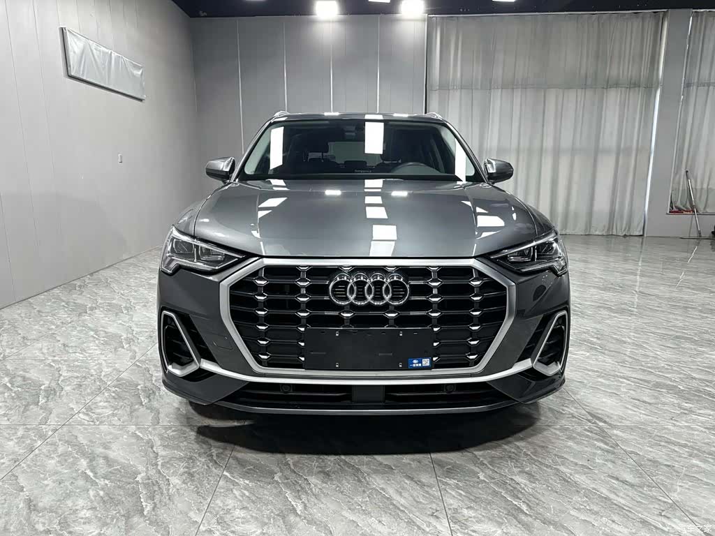 Audi Q3, 2022 2