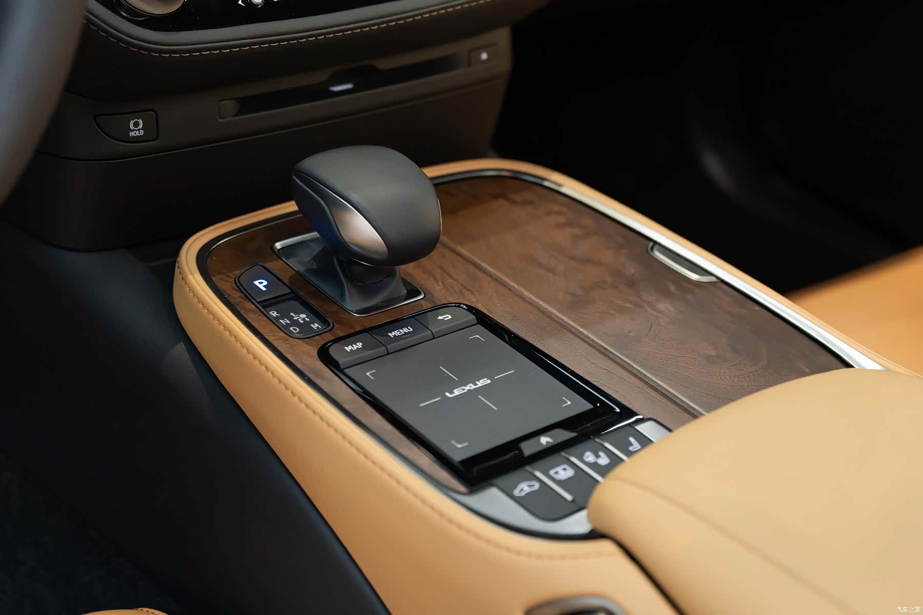 Lexus LS, 2022 15