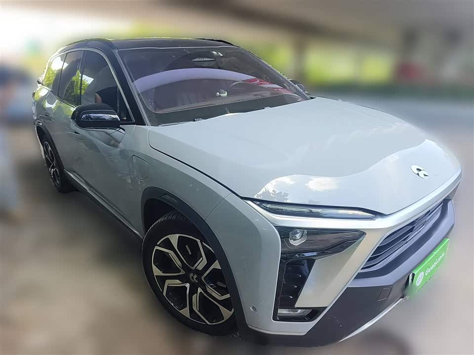 NIO ES8