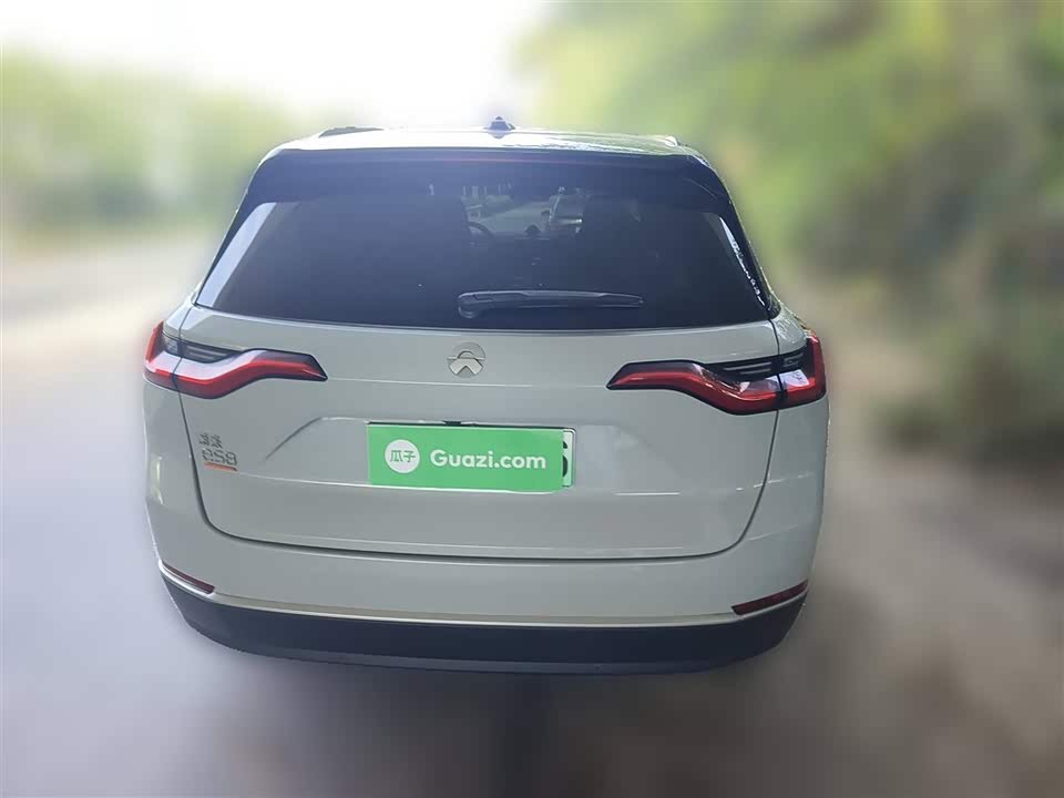 NIO ES8
