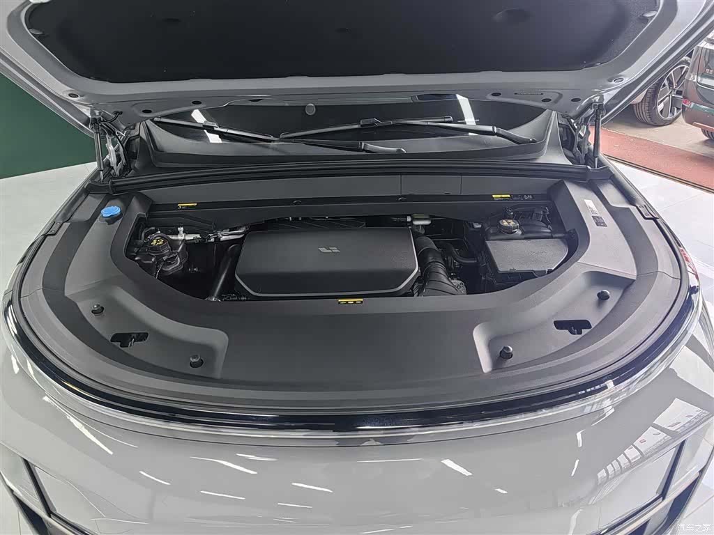 Li Auto L9, 2025 6