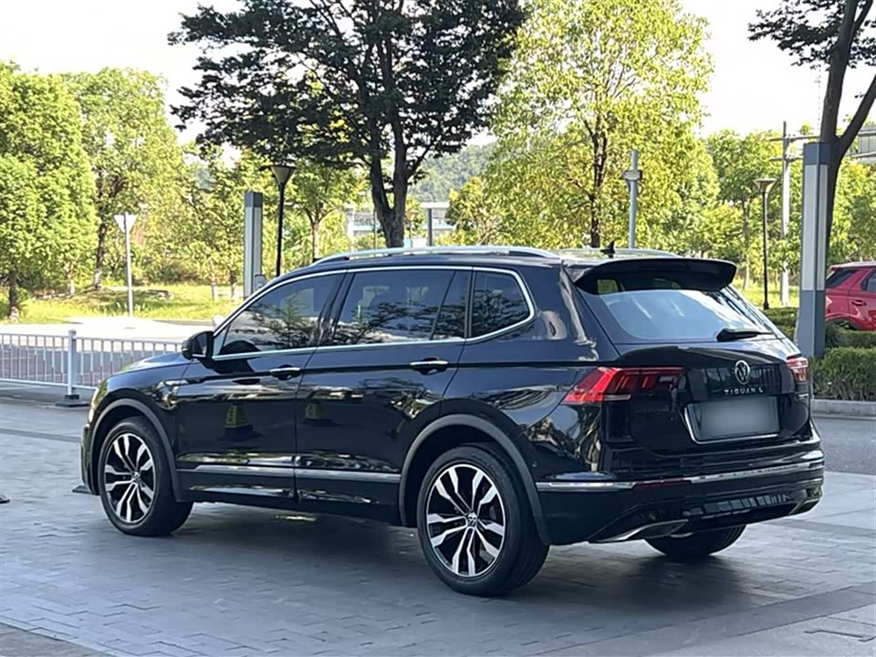 Volkswagen Tiguan L