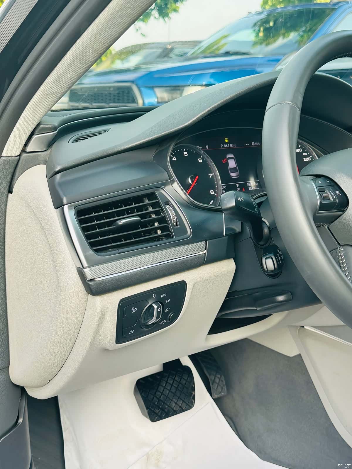 Audi A6L, 2016 12