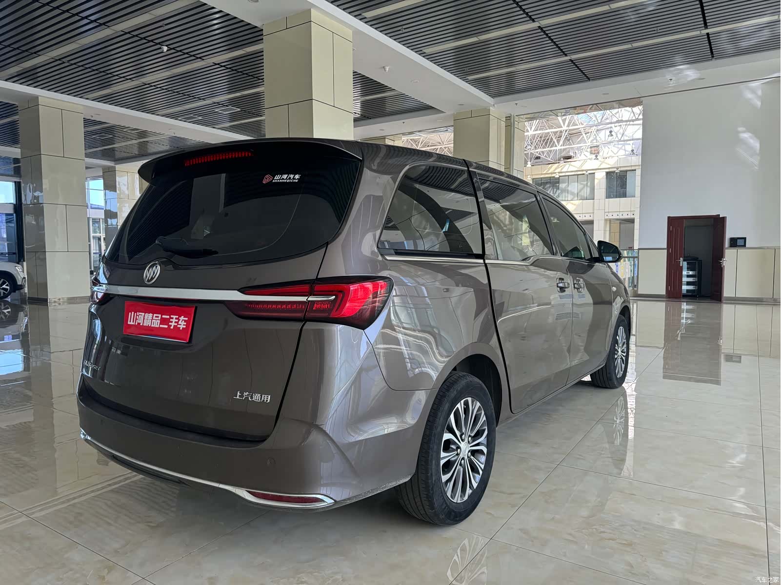 Buick GL8, 2022 8