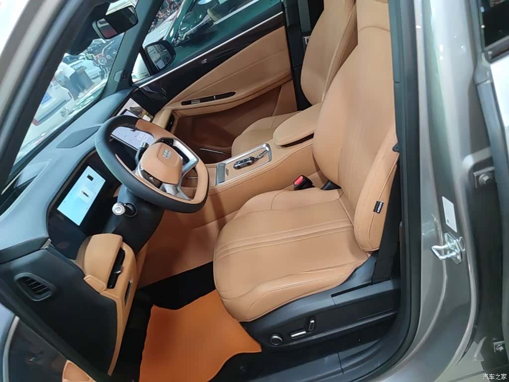 Geely Galaxy L7, 2025 11