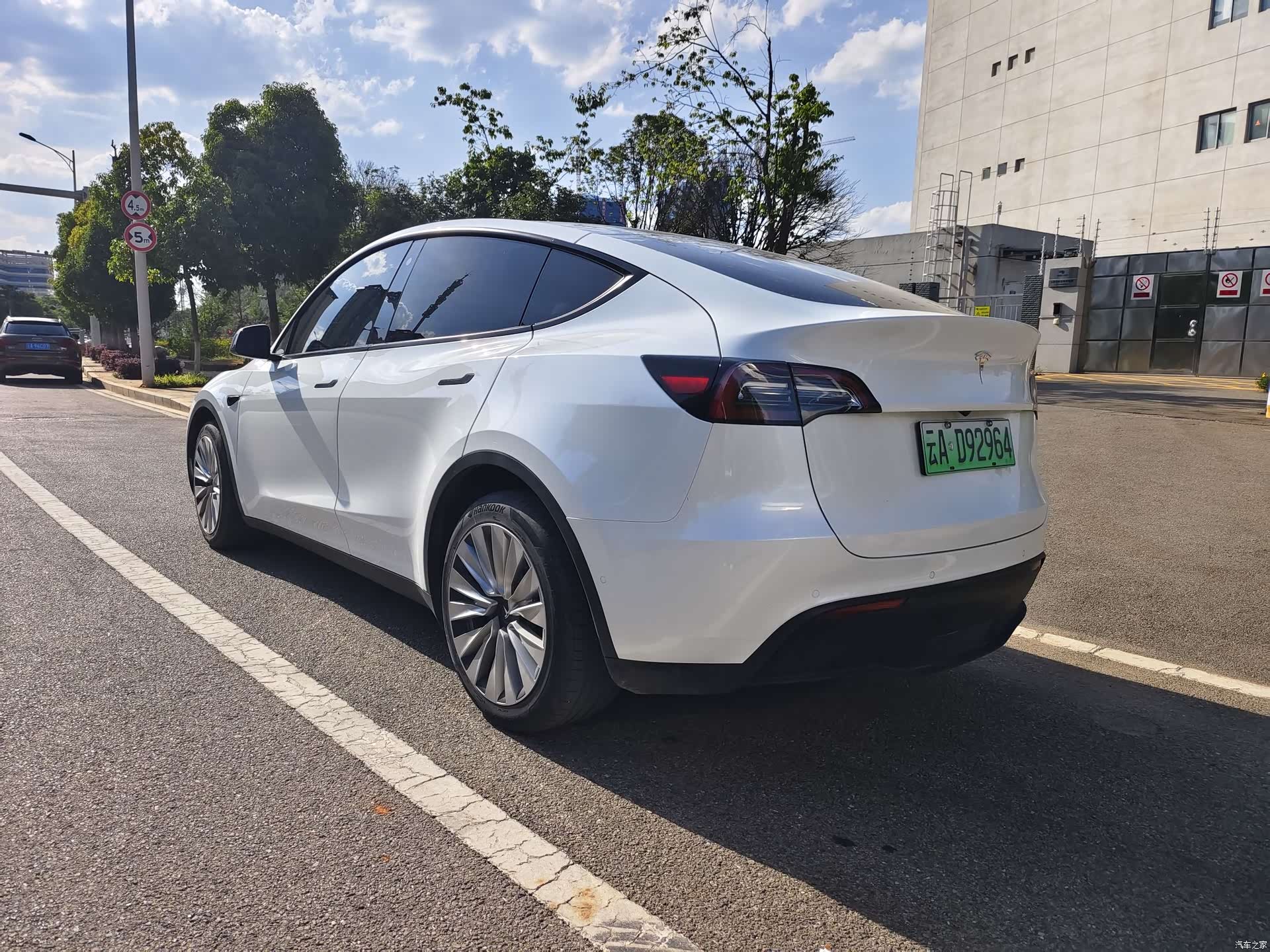 Tesla Model Y, 2021 7
