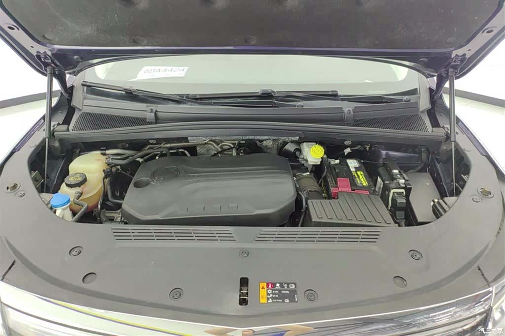 Roewe iMAX8, 2022 10