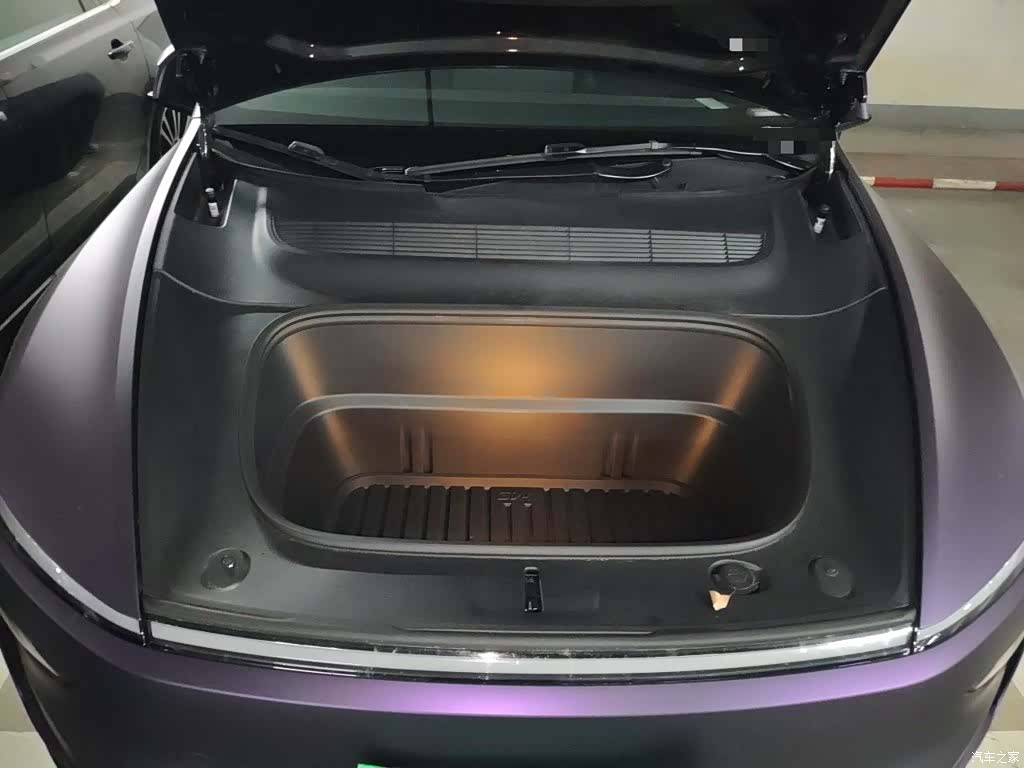 Tesla Model Y, 2025 11