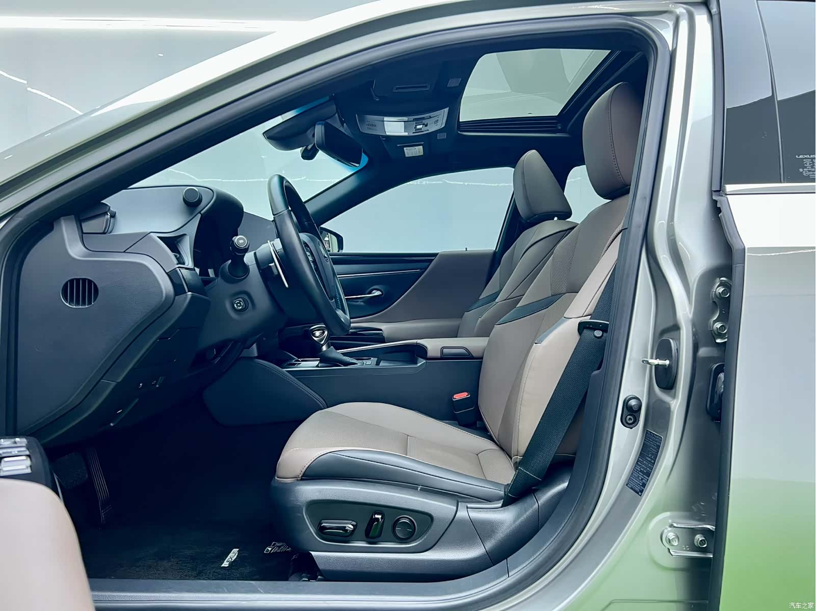Lexus ES, 2024 7