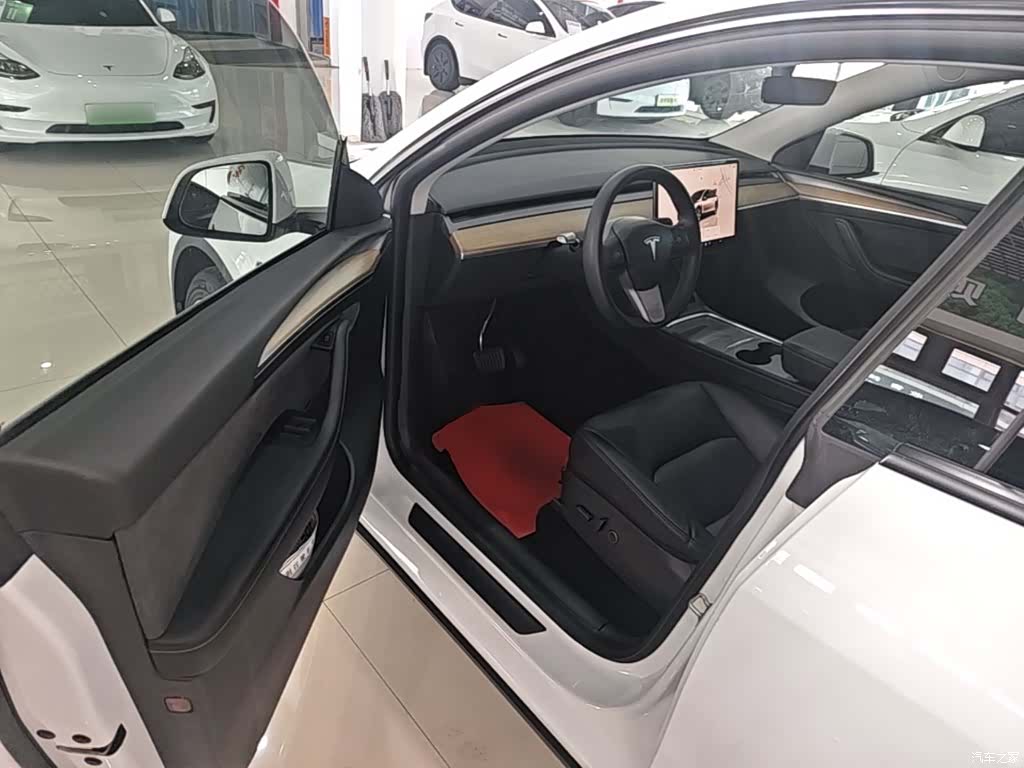 Tesla Model Y, 2022 16