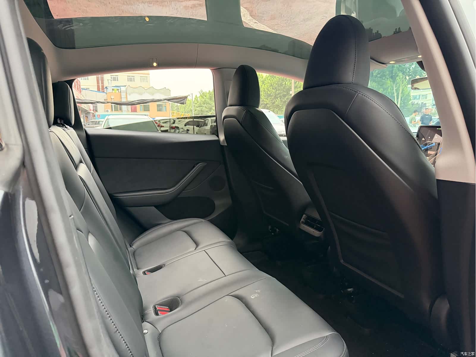 Tesla Model Y, 2025 13