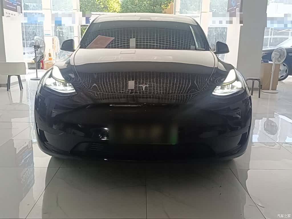 Tesla Model Y, 2023 3