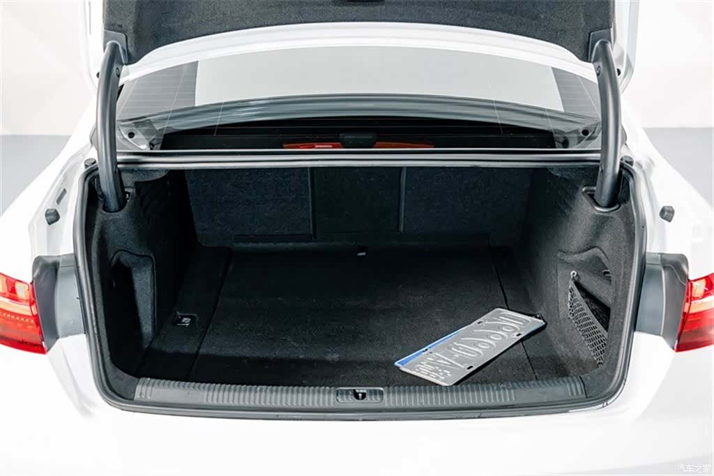 Audi A4L, 2020 22