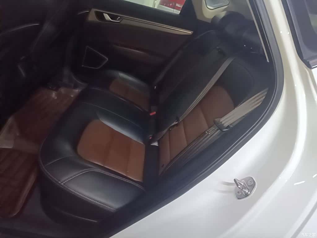 Geely Emgrand, 2018 17