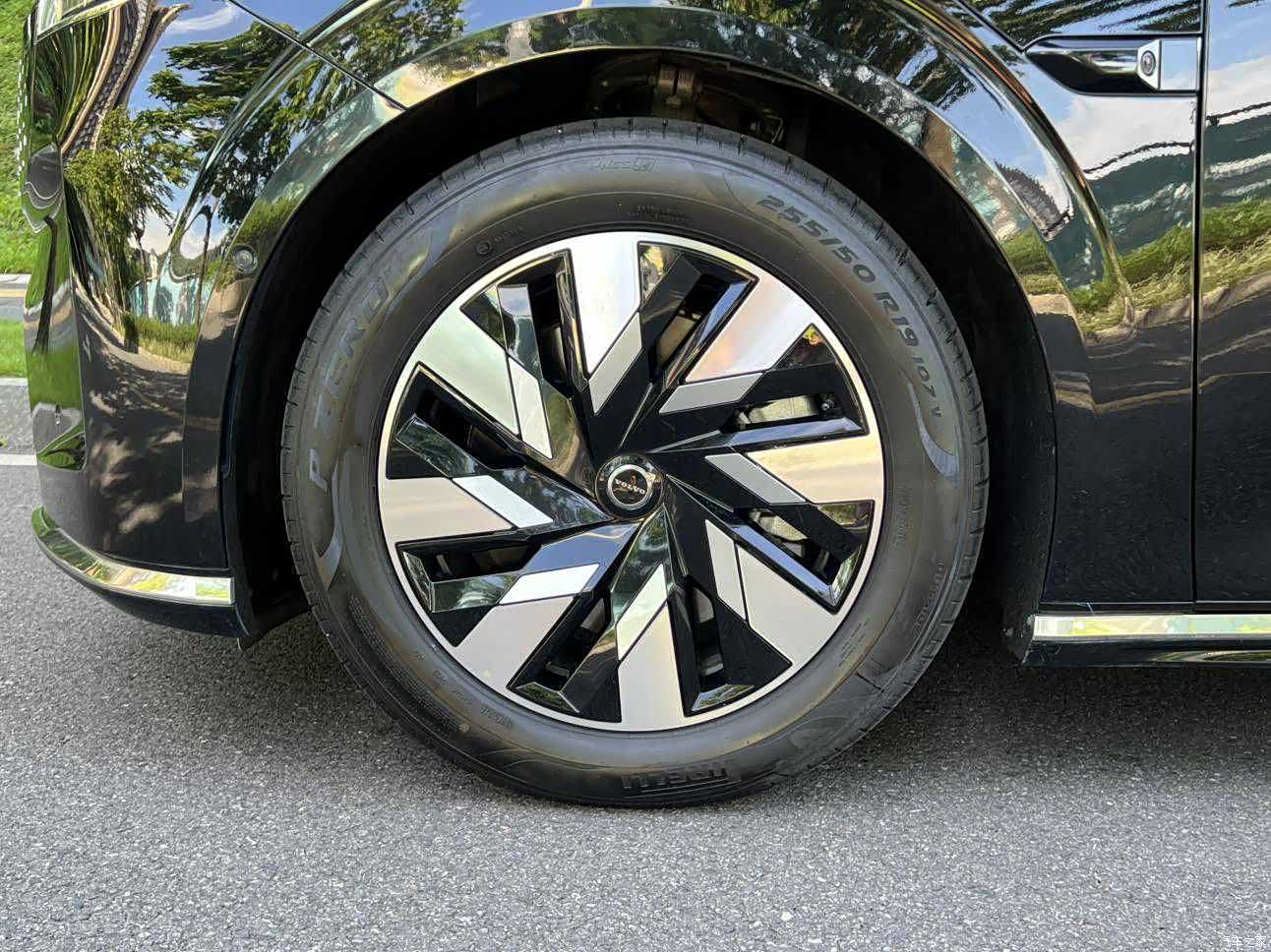 Volvo EM90, 2024 18